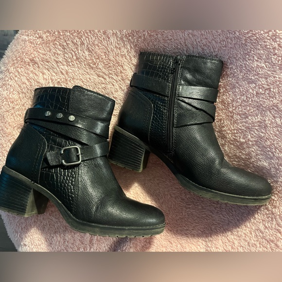 🖤Naturalizer boots in good condition🖤 - Picture 3 of 5